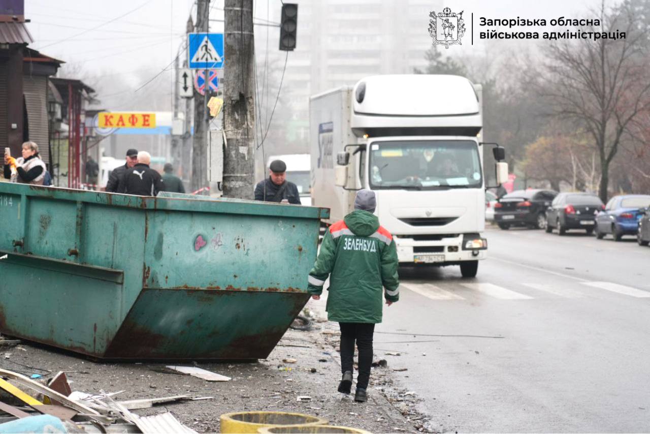 Ліквідація наслідків авіаудару по Запоріжжю